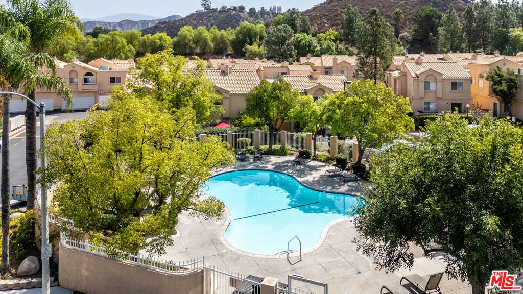 18738 Vista Del Canon F, Newhall, California 91321 home-pic-24